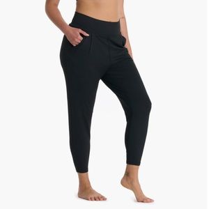 Vuori lux harem pants. So soft & comfy. Great condition. No piling.
